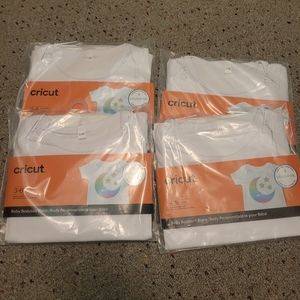 Cricut Baby Bodysuit Blanks x 4
